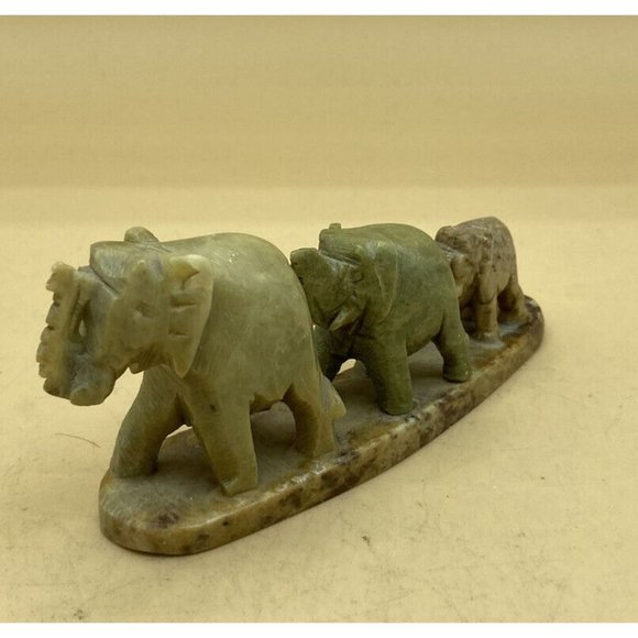 Vintage Carved Stone Trailing Elephants 3 In A Row Soapstone 4.5” Long - Picture 10 of 14